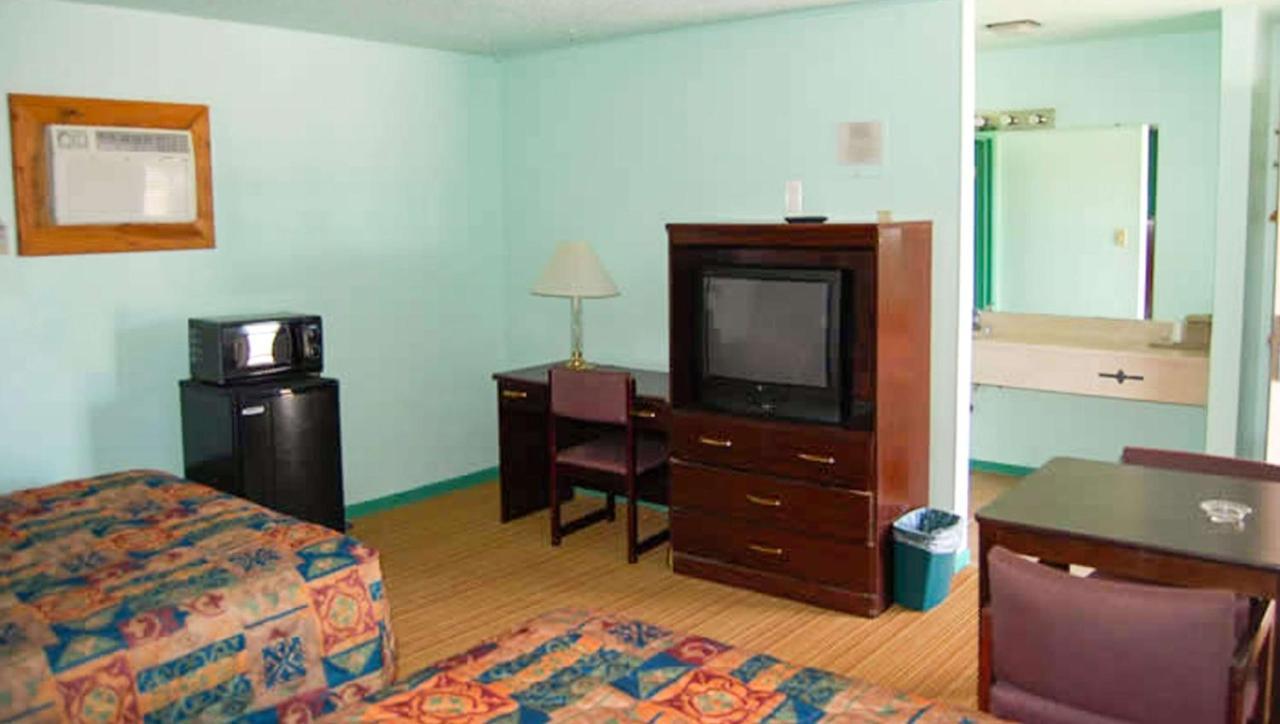 American Inn & Suites Childress Bagian luar foto