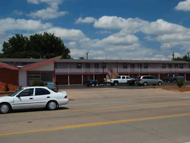 American Inn & Suites Childress Bagian luar foto