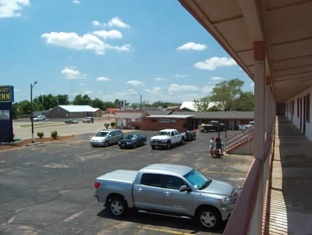 American Inn & Suites Childress Bagian luar foto